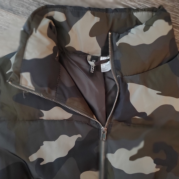 H&M | Camo Puffer Jacket - Picture 7 of 13